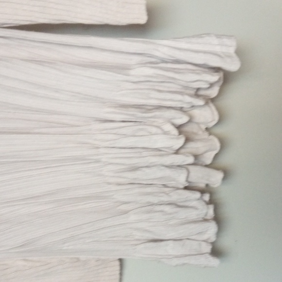 Sweater - Picture 2 of 3